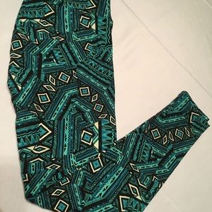 Lularoe Leggings TC blk bkgrnd Teal/mint pattern